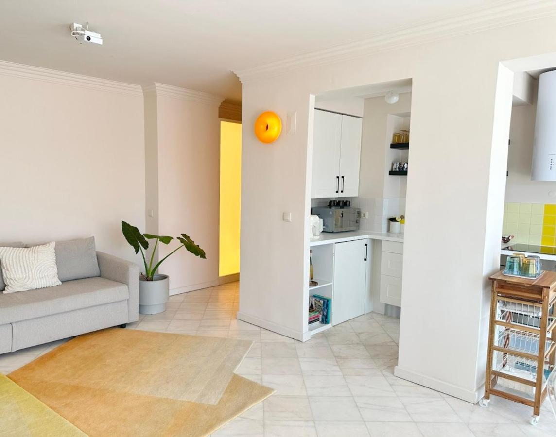 Ferienwohnung Groovy Caparica Gem With Large Sunny Terrace Costa da Caparica Exterior foto